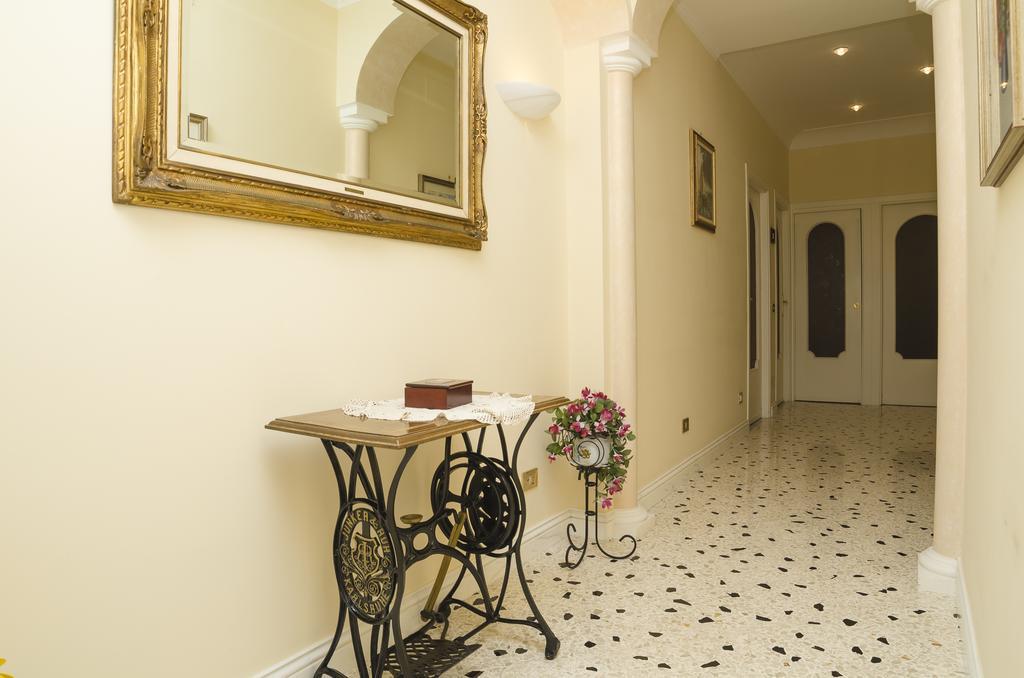 Casa Raffelina Apartment Минори Стая снимка