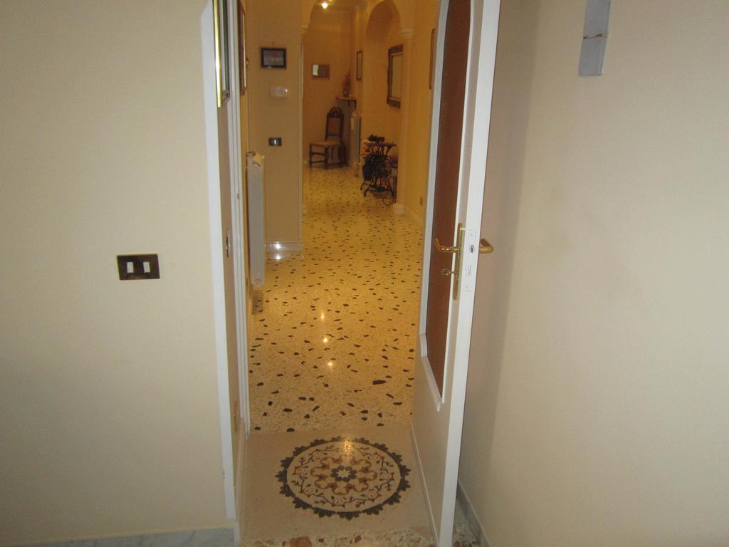 Casa Raffelina Apartment Минори Стая снимка